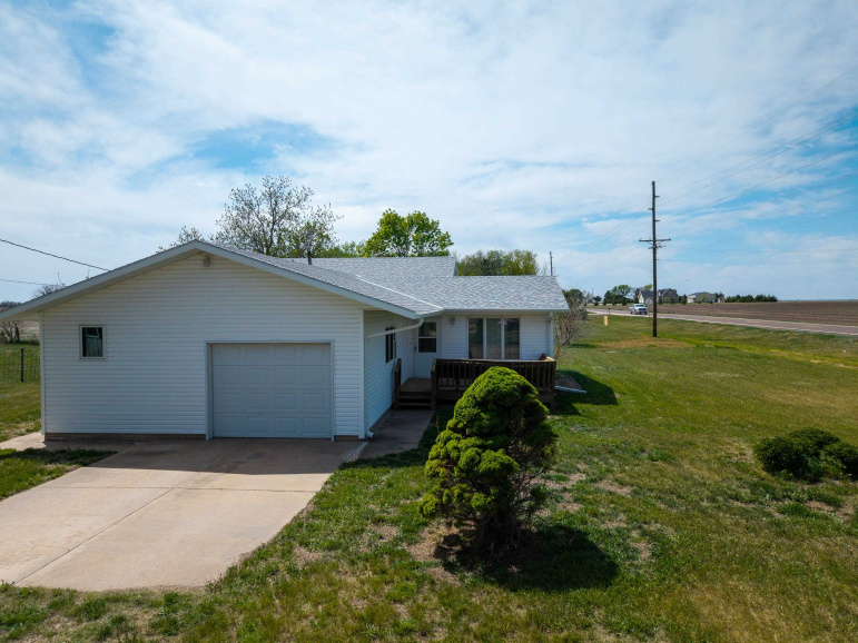 1231 Rd 313 Clay Center, Nebraska 68933, 4 Bedrooms Bedrooms, ,2 BathroomsBathrooms,Residential,For Sale,1231 Rd 313,20260675