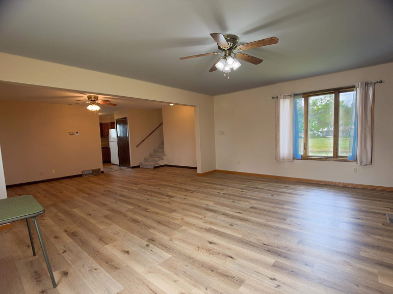1231 Rd 313 Clay Center, Nebraska 68933, 4 Bedrooms Bedrooms, ,2 BathroomsBathrooms,Residential,For Sale,1231 Rd 313,20260675