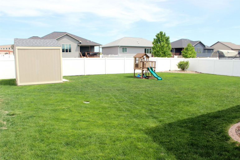 905 17th Avenue Kearney, Nebraska 68845, 5 Bedrooms Bedrooms, ,3 BathroomsBathrooms,Residential,For Sale,905 17th Avenue,20260683