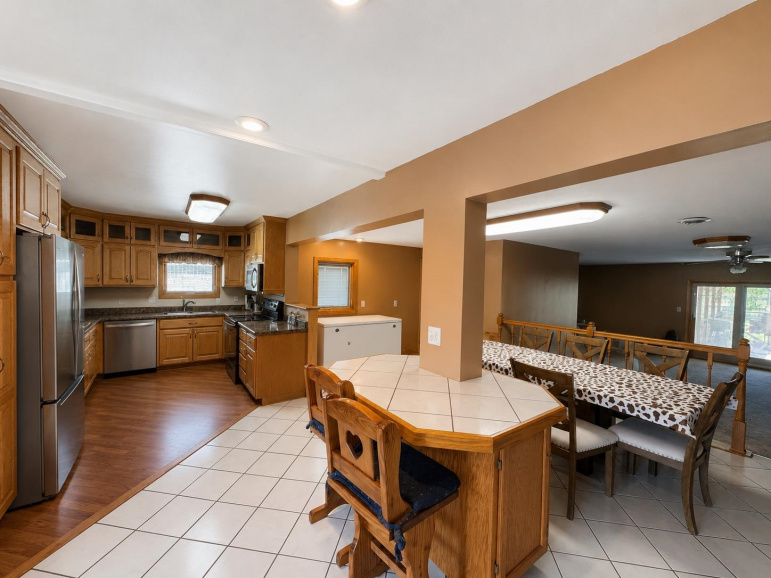 12 Gatewood Drive Cozad, Nebraska 69130, 4 Bedrooms Bedrooms, ,3 BathroomsBathrooms,Residential,For Sale,12 Gatewood Drive,20260684