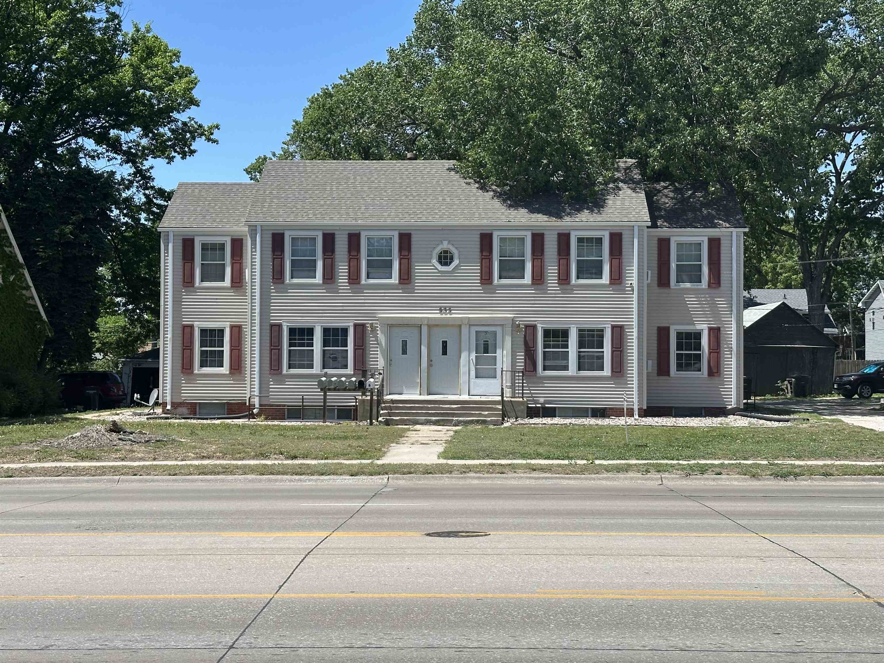 835 N Burlington Avenue Hastings, Nebraska 68901, ,Multi-family,For Sale,835 N Burlington Avenue,20260149