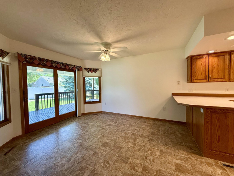 5207 I Avenue Kearney, Nebraska 68847, 4 Bedrooms Bedrooms, ,3 BathroomsBathrooms,Residential,For Sale,5207 I Avenue,20260701