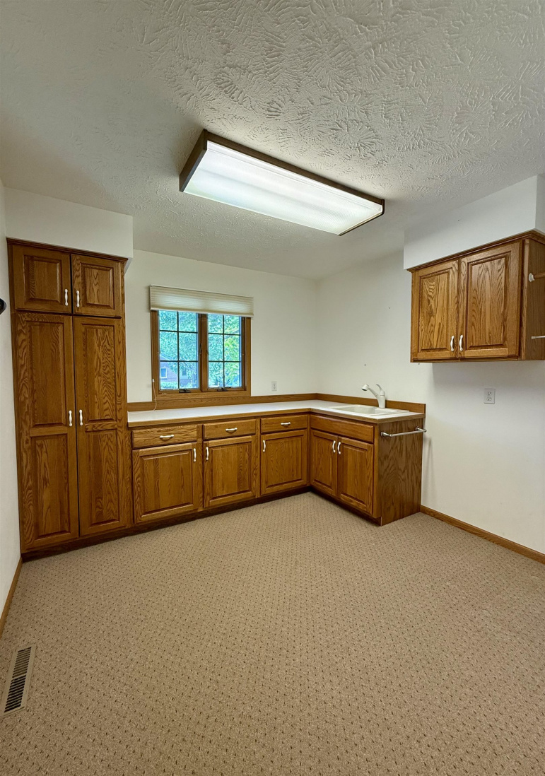 5207 I Avenue Kearney, Nebraska 68847, 4 Bedrooms Bedrooms, ,3 BathroomsBathrooms,Residential,For Sale,5207 I Avenue,20260701