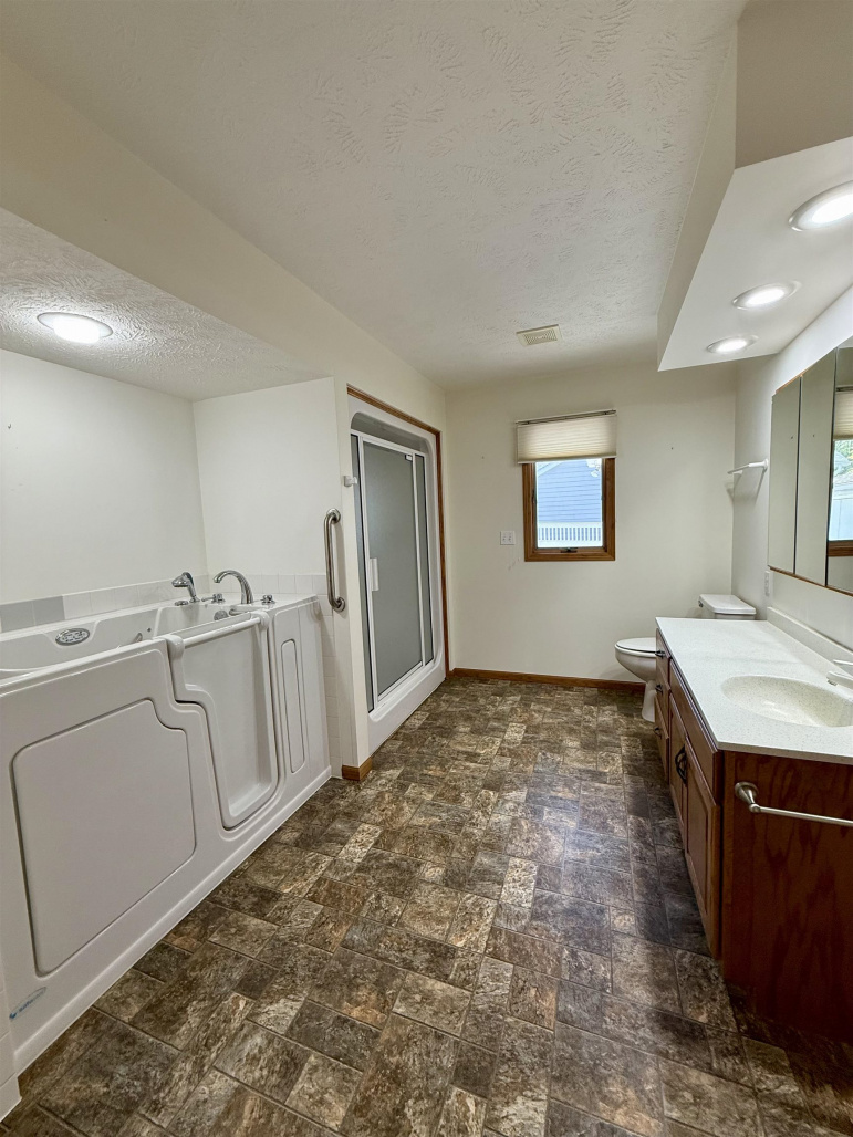 5207 I Avenue Kearney, Nebraska 68847, 4 Bedrooms Bedrooms, ,3 BathroomsBathrooms,Residential,For Sale,5207 I Avenue,20260701