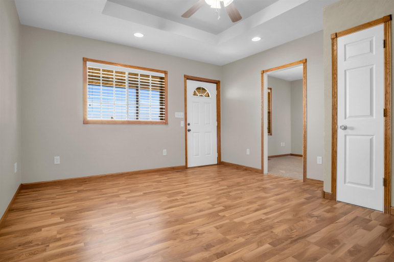 407 Sheridan Street Holdrege, Nebraska 68949, 3 Bedrooms Bedrooms, ,2 BathroomsBathrooms,Residential,For Sale,407 Sheridan Street,20260708
