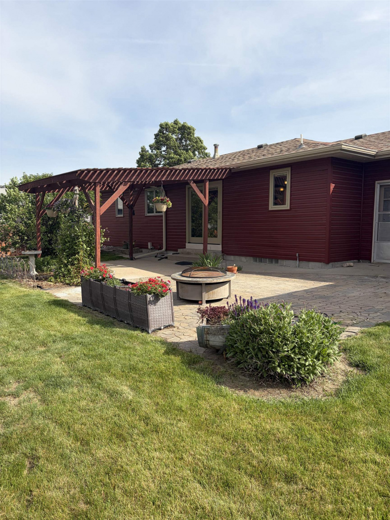 929 Richmond Avenue Hastings, Nebraska 68901, 4 Bedrooms Bedrooms, ,3 BathroomsBathrooms,Residential,For Sale,929 Richmond Avenue,20260712
