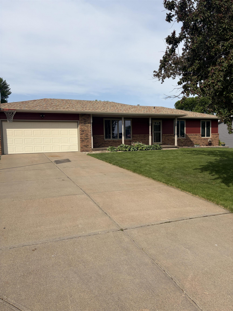 929 Richmond Avenue Hastings, Nebraska 68901, 4 Bedrooms Bedrooms, ,3 BathroomsBathrooms,Residential,For Sale,929 Richmond Avenue,20260712