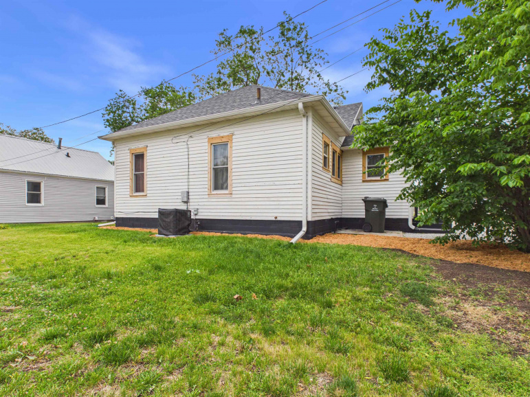 422 W Hawthorne Street Minden, Nebraska 68959, 2 Bedrooms Bedrooms, ,1 BathroomBathrooms,Residential,For Sale,422 W Hawthorne Street,20260728