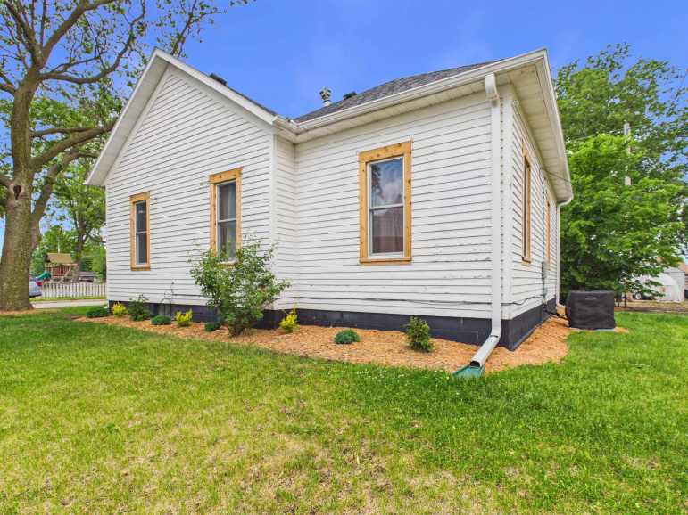422 W Hawthorne Street Minden, Nebraska 68959, 2 Bedrooms Bedrooms, ,1 BathroomBathrooms,Residential,For Sale,422 W Hawthorne Street,20260728