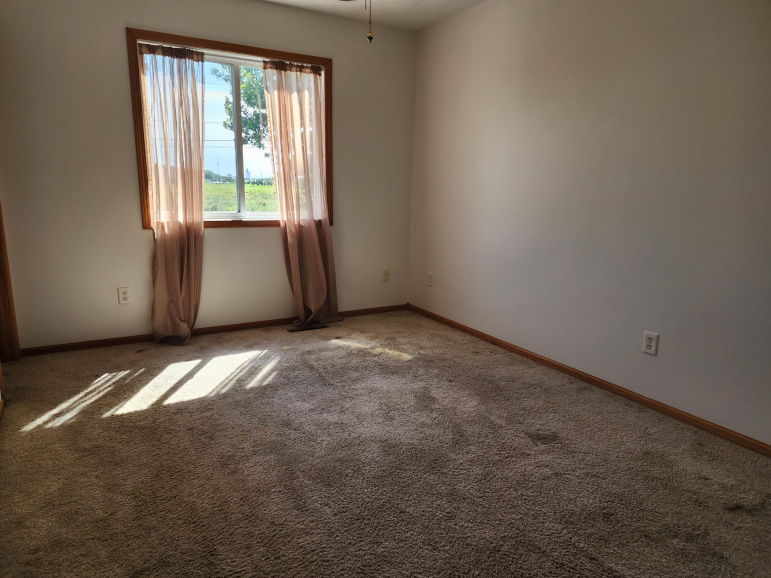 4 Willow Lane Kearney, Nebraska 68845, 3 Bedrooms Bedrooms, ,1 BathroomBathrooms,Residential,For Sale,4 Willow Lane,20260730
