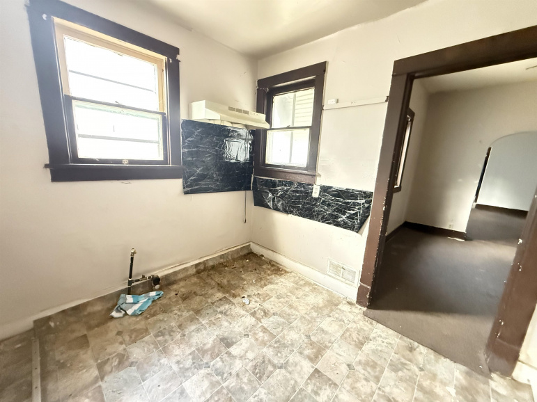 718 N Bellevue Avenue Hastings, Nebraska 68901, ,Multi-family,For Sale,718 N Bellevue Avenue,20260739