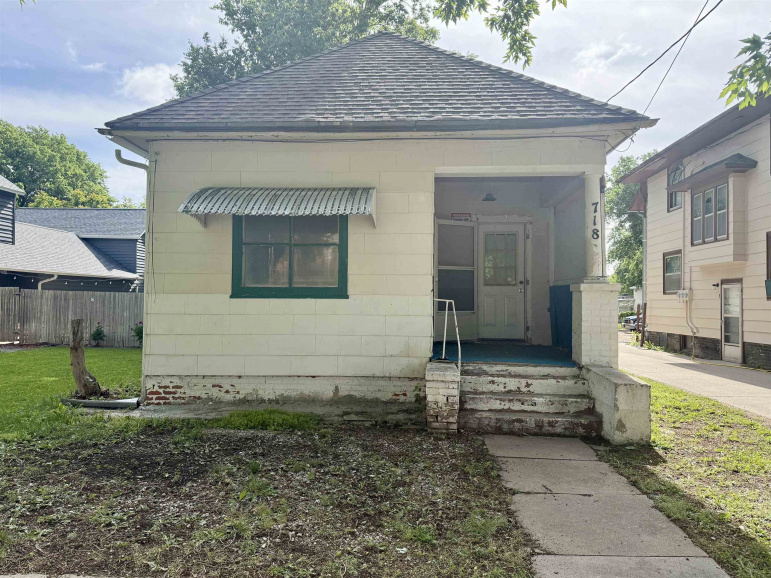 718 N Bellevue Avenue Hastings, Nebraska 68901, ,Multi-family,For Sale,718 N Bellevue Avenue,20260739