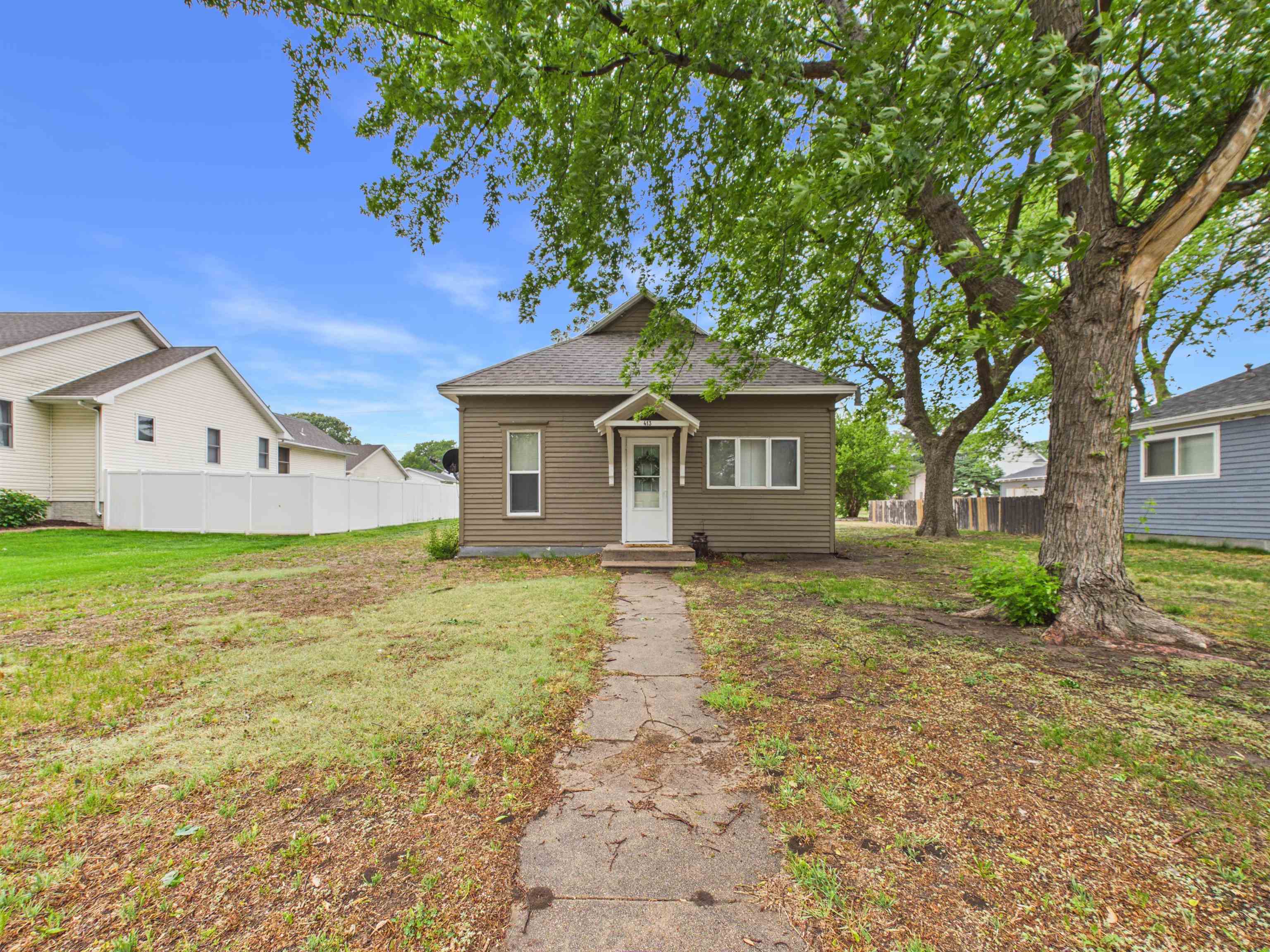 413 Commercial Avenue Hildreth, Nebraska 68847, 2 Bedrooms Bedrooms, ,1 BathroomBathrooms,Residential,For Sale,413 Commercial Avenue,20260753