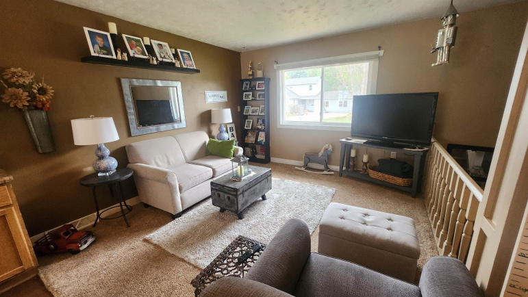 1009 17th Street Gothenburg, Nebraska 69138, 3 Bedrooms Bedrooms, ,2 BathroomsBathrooms,Residential,For Sale,1009 17th Street,20260751