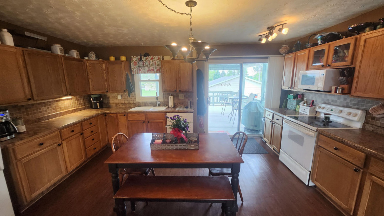 1009 17th Street Gothenburg, Nebraska 69138, 3 Bedrooms Bedrooms, ,2 BathroomsBathrooms,Residential,For Sale,1009 17th Street,20260751