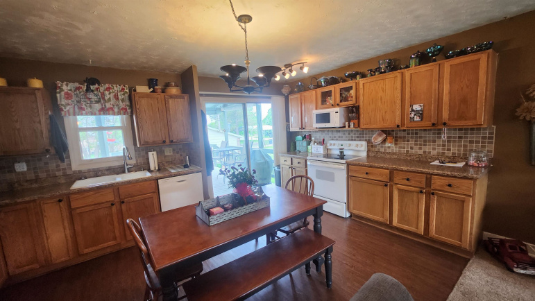1009 17th Street Gothenburg, Nebraska 69138, 3 Bedrooms Bedrooms, ,2 BathroomsBathrooms,Residential,For Sale,1009 17th Street,20260751