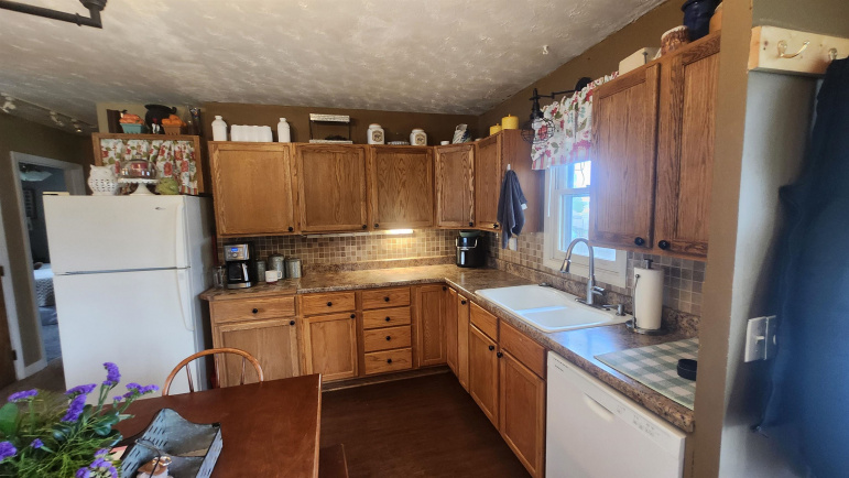 1009 17th Street Gothenburg, Nebraska 69138, 3 Bedrooms Bedrooms, ,2 BathroomsBathrooms,Residential,For Sale,1009 17th Street,20260751