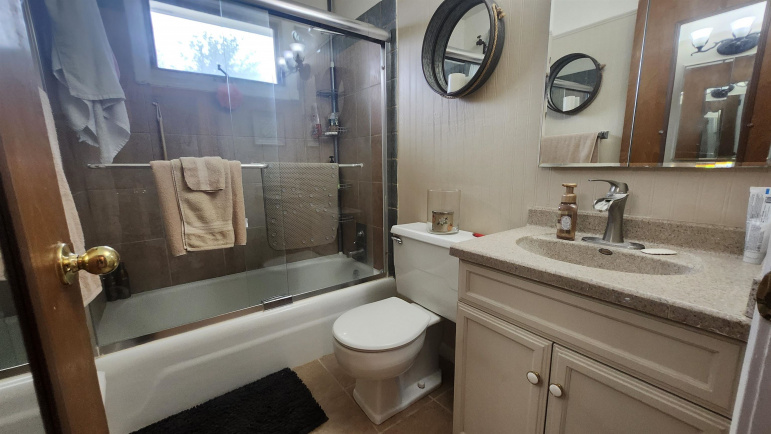 1009 17th Street Gothenburg, Nebraska 69138, 3 Bedrooms Bedrooms, ,2 BathroomsBathrooms,Residential,For Sale,1009 17th Street,20260751