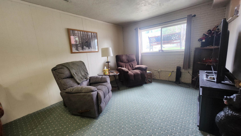 1009 17th Street Gothenburg, Nebraska 69138, 3 Bedrooms Bedrooms, ,2 BathroomsBathrooms,Residential,For Sale,1009 17th Street,20260751