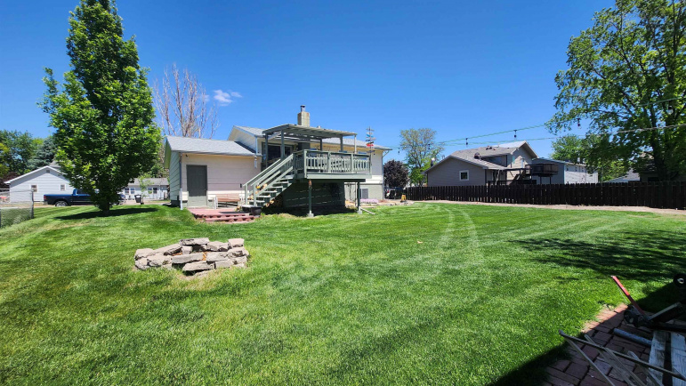 1009 17th Street Gothenburg, Nebraska 69138, 3 Bedrooms Bedrooms, ,2 BathroomsBathrooms,Residential,For Sale,1009 17th Street,20260751