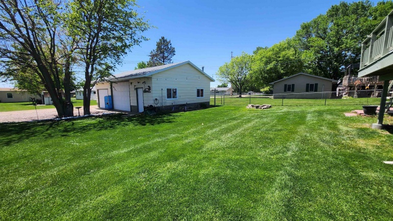 1009 17th Street Gothenburg, Nebraska 69138, 3 Bedrooms Bedrooms, ,2 BathroomsBathrooms,Residential,For Sale,1009 17th Street,20260751