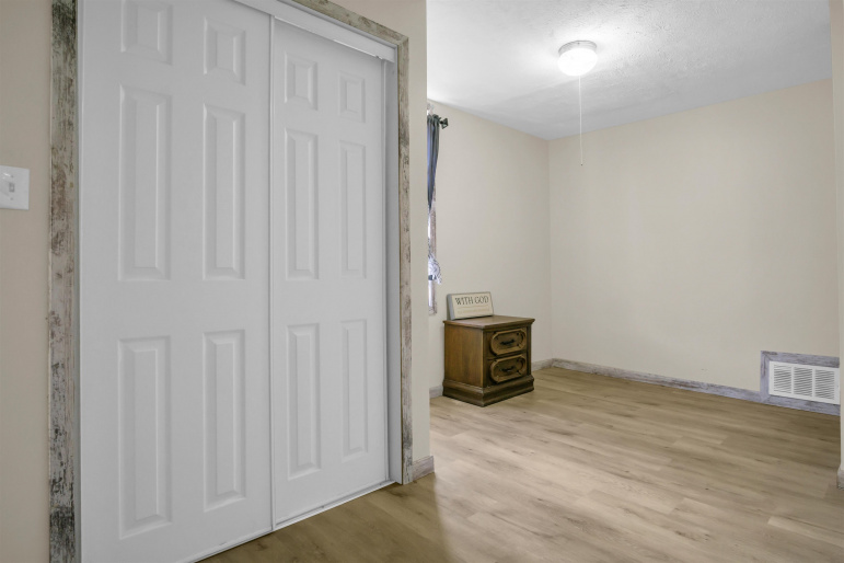 105 E 1st Street Shelton, Nebraska 68876, 5 Bedrooms Bedrooms, ,2 BathroomsBathrooms,Residential,For Sale,105 E 1st Street,20260745