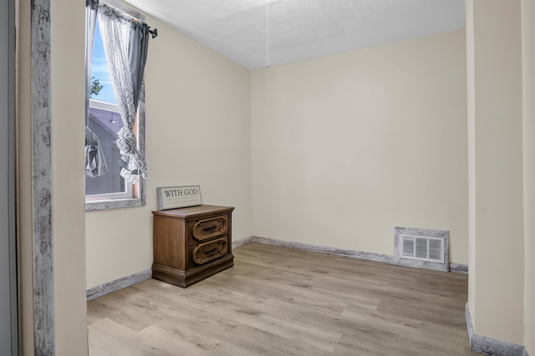105 E 1st Street Shelton, Nebraska 68876, 5 Bedrooms Bedrooms, ,2 BathroomsBathrooms,Residential,For Sale,105 E 1st Street,20260745