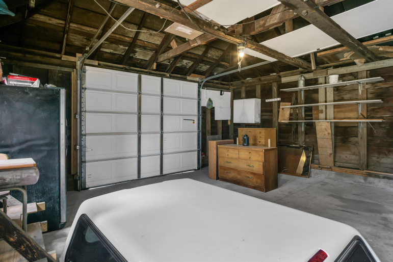 105 E 1st Street Shelton, Nebraska 68876, 5 Bedrooms Bedrooms, ,2 BathroomsBathrooms,Residential,For Sale,105 E 1st Street,20260745
