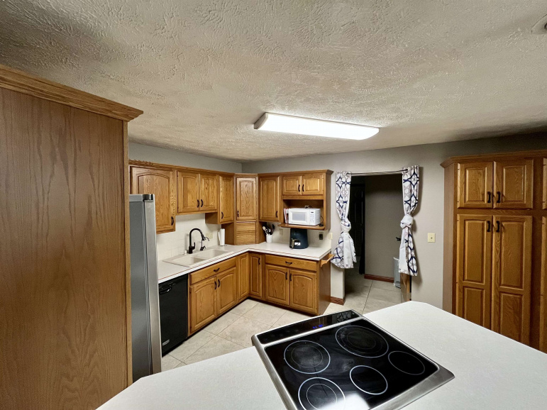 28105 115th Road Kearney, Nebraska 68845, 4 Bedrooms Bedrooms, ,3 BathroomsBathrooms,Residential,For Sale,28105 115th Road,20260599