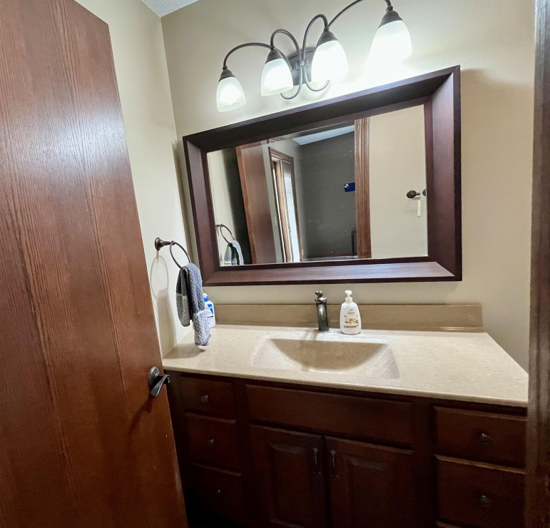 28105 115th Road Kearney, Nebraska 68845, 4 Bedrooms Bedrooms, ,3 BathroomsBathrooms,Residential,For Sale,28105 115th Road,20260599