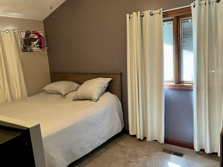 28105 115th Road Kearney, Nebraska 68845, 4 Bedrooms Bedrooms, ,3 BathroomsBathrooms,Residential,For Sale,28105 115th Road,20260599