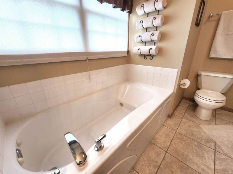 2604 W 44th Street Kearney, Nebraska 68845, 6 Bedrooms Bedrooms, ,4 BathroomsBathrooms,Residential,For Sale,2604 W 44th Street,20260744