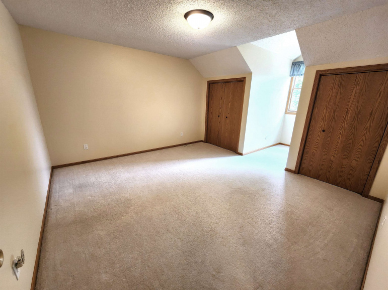 2604 W 44th Street Kearney, Nebraska 68845, 6 Bedrooms Bedrooms, ,4 BathroomsBathrooms,Residential,For Sale,2604 W 44th Street,20260744