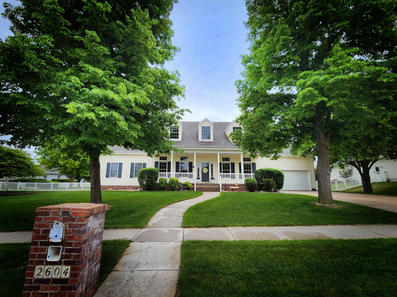 2604 W 44th Street Kearney, Nebraska 68845, 6 Bedrooms Bedrooms, ,4 BathroomsBathrooms,Residential,For Sale,2604 W 44th Street,20260744