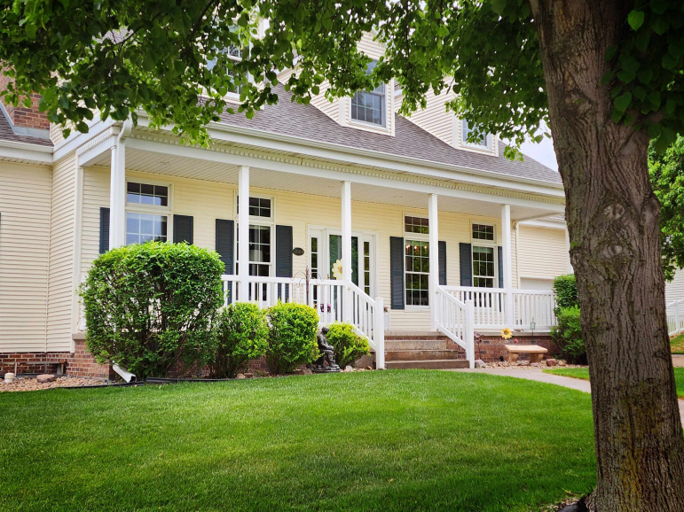 2604 W 44th Street Kearney, Nebraska 68845, 6 Bedrooms Bedrooms, ,4 BathroomsBathrooms,Residential,For Sale,2604 W 44th Street,20260744