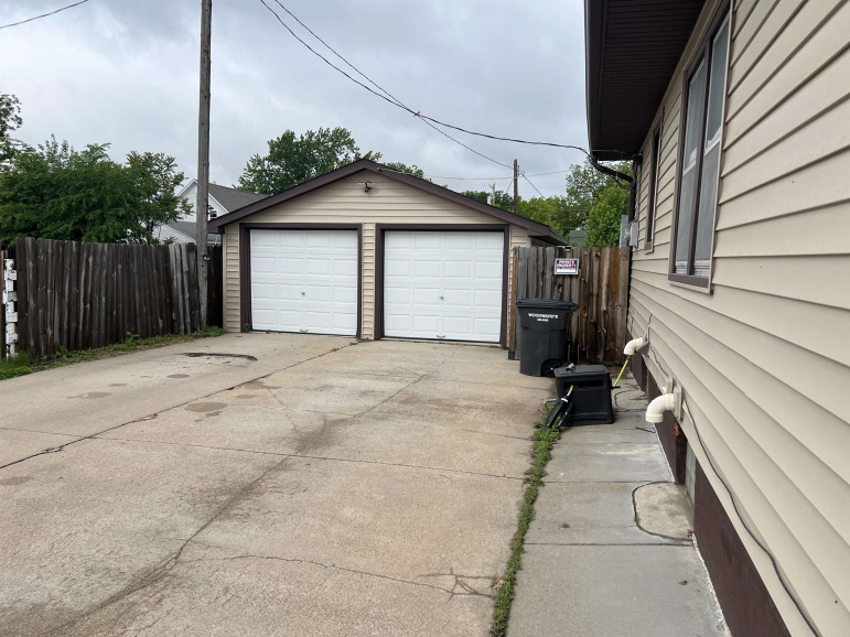 737 N Minnesota Avenue Hastings, Nebraska 68901, ,Multi-family,For Sale,737 N Minnesota Avenue,20260756