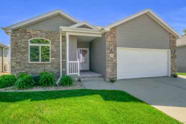 4707 10th Avenue Place Kearney, Nebraska 68845, 4 Bedrooms Bedrooms, ,3 BathroomsBathrooms,Residential,For Sale,4707 10th Avenue Place,20260757