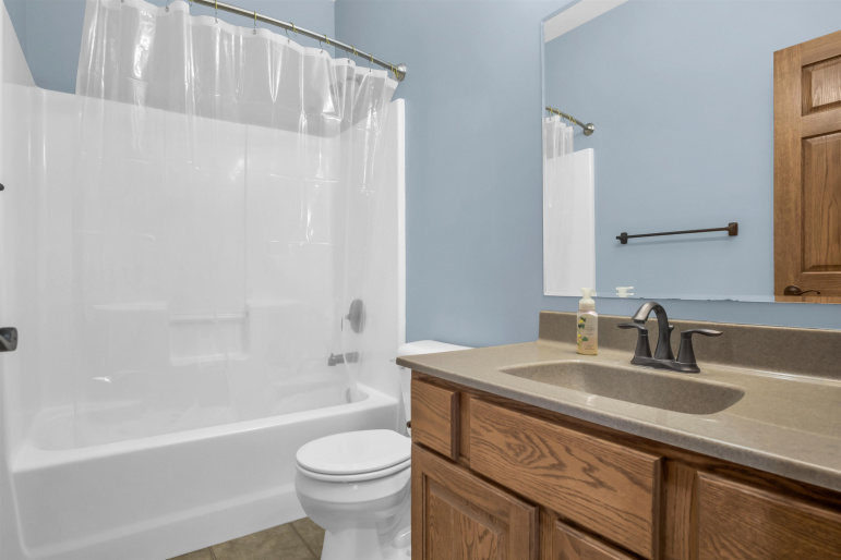 4707 10th Avenue Place Kearney, Nebraska 68845, 4 Bedrooms Bedrooms, ,3 BathroomsBathrooms,Residential,For Sale,4707 10th Avenue Place,20260757