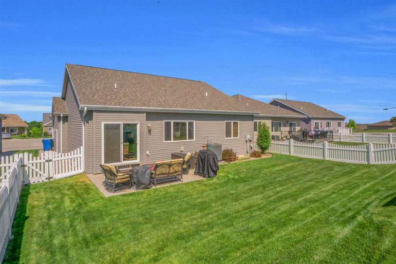 4707 10th Avenue Place Kearney, Nebraska 68845, 4 Bedrooms Bedrooms, ,3 BathroomsBathrooms,Residential,For Sale,4707 10th Avenue Place,20260757