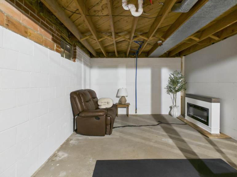 819 McMillan Street Holdrege, Nebraska 68949, 2 Bedrooms Bedrooms, ,1 BathroomBathrooms,Residential,For Sale,819 McMillan Street,20260761