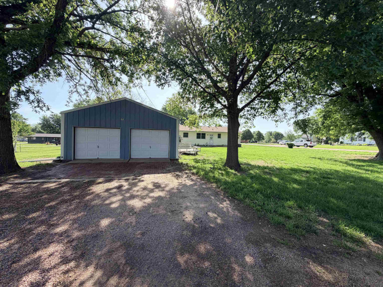 801 N Adams Avenue Juniata, Nebraska 68955, 3 Bedrooms Bedrooms, ,2 BathroomsBathrooms,Residential,For Sale,801 N Adams Avenue,20260766