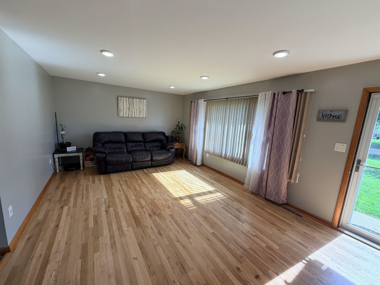 801 N Adams Avenue Juniata, Nebraska 68955, 3 Bedrooms Bedrooms, ,2 BathroomsBathrooms,Residential,For Sale,801 N Adams Avenue,20260766