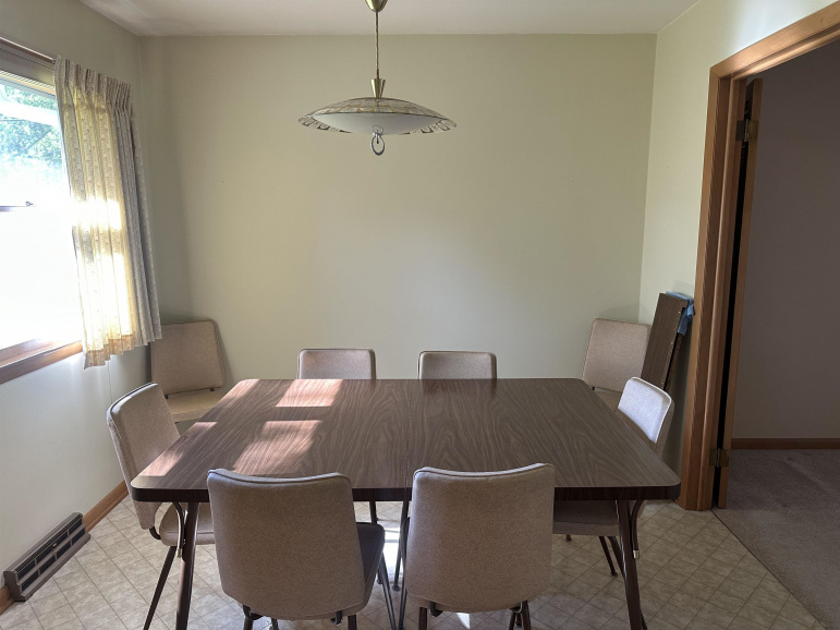 1338 N Hewett Avenue Hastings, Nebraska 68901, 3 Bedrooms Bedrooms, ,2 BathroomsBathrooms,Residential,For Sale,1338 N Hewett Avenue,20260779