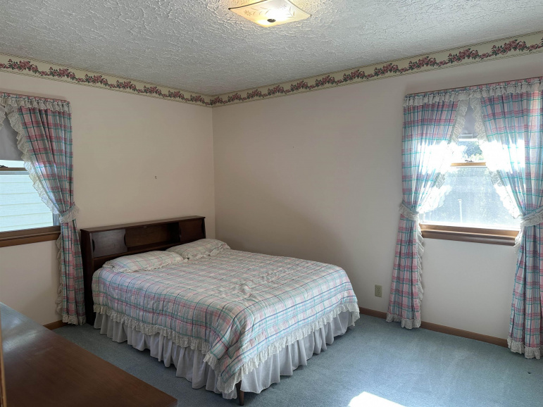 1338 N Hewett Avenue Hastings, Nebraska 68901, 3 Bedrooms Bedrooms, ,2 BathroomsBathrooms,Residential,For Sale,1338 N Hewett Avenue,20260779