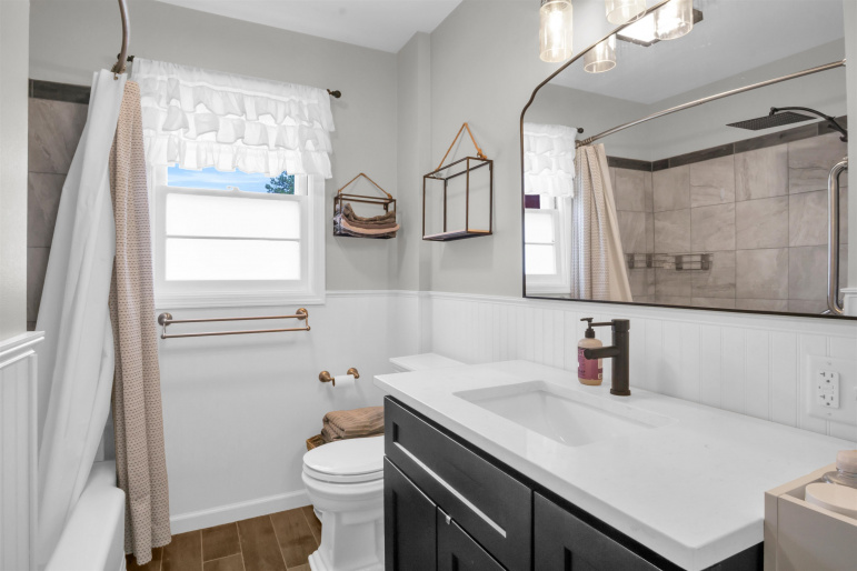 1011 Grant Street Holdrege, Nebraska 68949, 2 Bedrooms Bedrooms, ,2 BathroomsBathrooms,Residential,For Sale,1011 Grant Street,20260778
