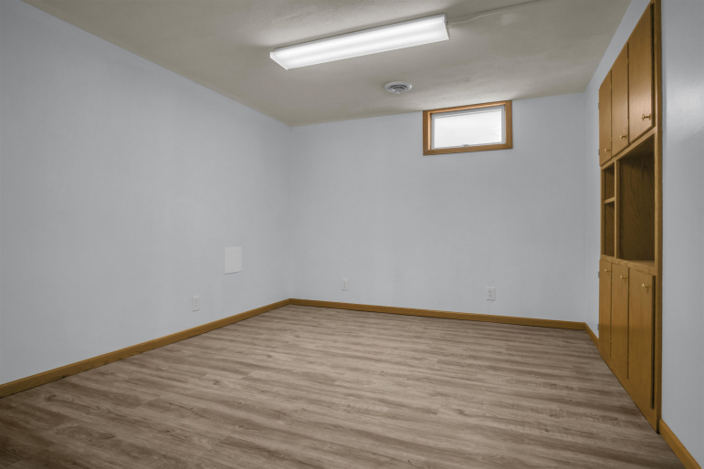 1011 Grant Street Holdrege, Nebraska 68949, 2 Bedrooms Bedrooms, ,2 BathroomsBathrooms,Residential,For Sale,1011 Grant Street,20260778