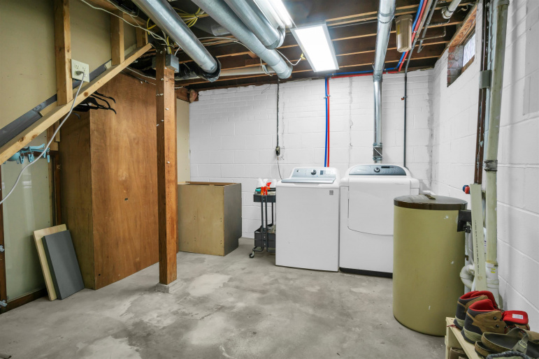 1011 Grant Street Holdrege, Nebraska 68949, 2 Bedrooms Bedrooms, ,2 BathroomsBathrooms,Residential,For Sale,1011 Grant Street,20260778
