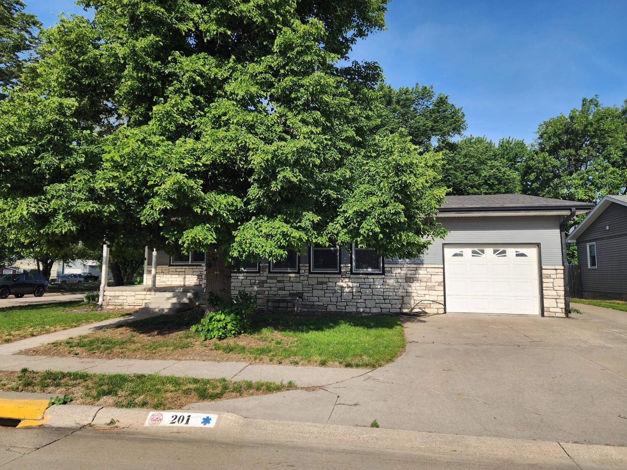 201 Center Street Gibbon, Nebraska 68840, 2 Bedrooms Bedrooms, ,2 BathroomsBathrooms,Residential,For Sale,201 Center Street,20260773