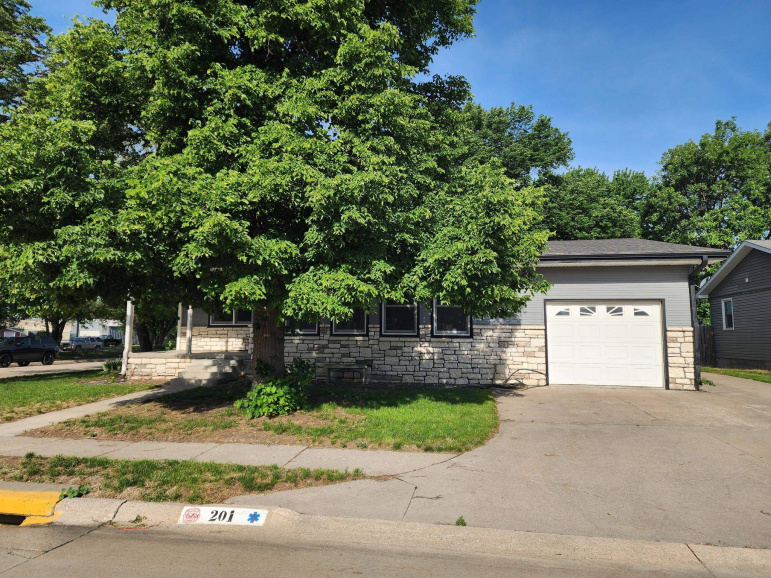 201 Center Street Gibbon, Nebraska 68840, 2 Bedrooms Bedrooms, ,2 BathroomsBathrooms,Residential,For Sale,201 Center Street,20260773
