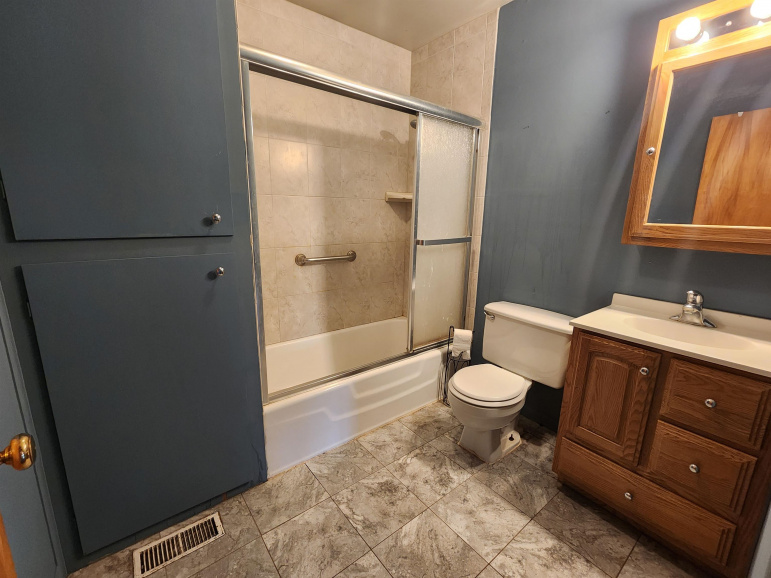 201 Center Street Gibbon, Nebraska 68840, 2 Bedrooms Bedrooms, ,2 BathroomsBathrooms,Residential,For Sale,201 Center Street,20260773
